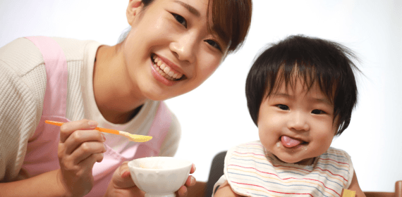 Diversification alimentaire : vous faites bien, même quand c'est difficile